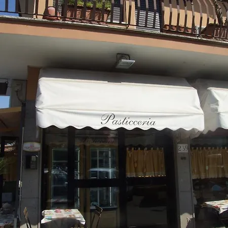 Bed & Breakfast Residenza I Ciclamini 4*